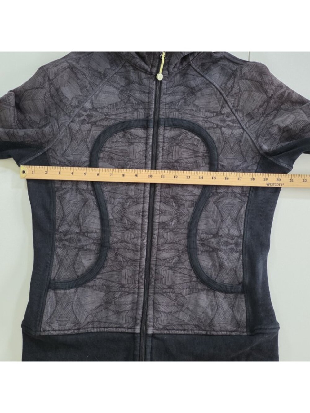 Lululemon Scuba Hoodie Womens 12 Black Gray Zip Abstract Fleece Inside Logo Yoga - Picture 4 of 16